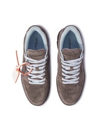 Sneakers basse in pelle scamosciata grigio scuro di Off-White