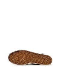 Sneakers basse in pelle scamosciata marrone scuro di Nike