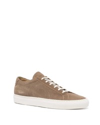 Sneakers basse in pelle scamosciata marroni di Common Projects