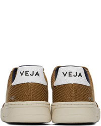 Sneakers basse in pelle scamosciata senapi di Veja