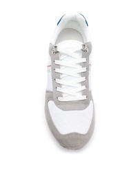 Sneakers basse in pelle scamosciata stampate bianche di VERSACE JEANS COUTURE