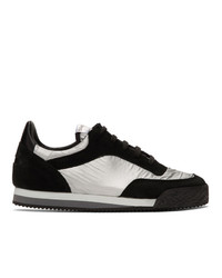 Sneakers basse in pelle scamosciata stampate nere di Comme Des Garcons SHIRT