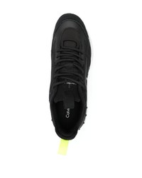 Sneakers basse in pelle scamosciata stampate nere di Calvin Klein Jeans