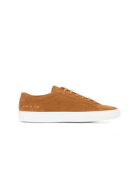 Sneakers basse in pelle scamosciata terracotta di Common Projects