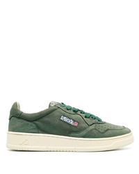 Sneakers basse in pelle scamosciata verde oliva di AUTRY