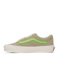 Sneakers basse in pelle scamosciata verde oliva di Vans