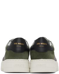 Sneakers basse in pelle scamosciata verde oliva di Axel Arigato