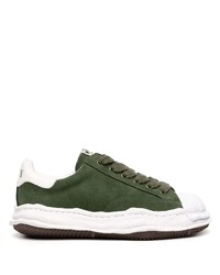 Sneakers basse in pelle scamosciata verde scuro di Maison Mihara Yasuhiro