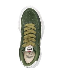Sneakers basse in pelle scamosciata verde scuro di Maison Mihara Yasuhiro