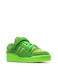Sneakers basse in pelle scamosciata verdi di adidas