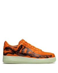 Sneakers basse in pelle stampate arancioni