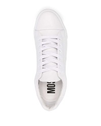 Sneakers basse in pelle stampate bianche e nere di Moschino
