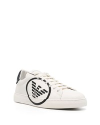 Sneakers basse in pelle stampate bianche e nere di Emporio Armani