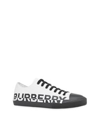 Sneakers basse in pelle stampate bianche e nere di Burberry