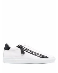 Sneakers basse in pelle stampate bianche e nere di Moschino