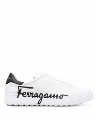 Sneakers basse in pelle stampate bianche e nere di Salvatore Ferragamo