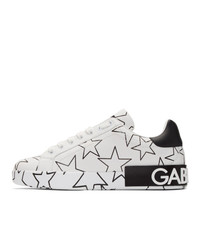 Sneakers basse in pelle stampate bianche e nere di Dolce and Gabbana