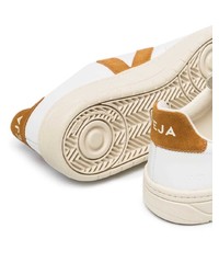 Sneakers basse in pelle stampate bianche di Veja