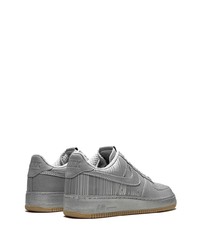 Sneakers basse in pelle stampate grigie di Nike