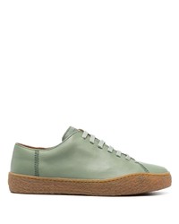 Sneakers basse in pelle verde oliva di Camper