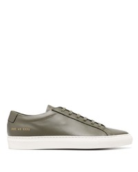 Sneakers basse in pelle verde oliva di Common Projects