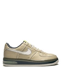 Sneakers basse in pelle verde oliva di Nike