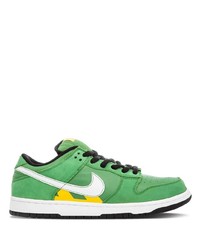 Sneakers basse in pelle verdi di Nike