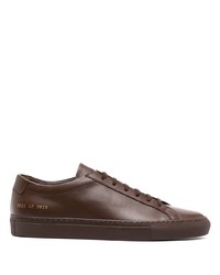 Sneakers basse marrone scuro di Common Projects