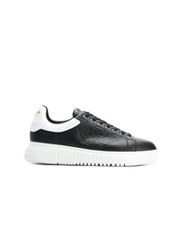 Sneakers basse nere e bianche di Emporio Armani