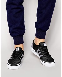 Sneakers basse nere di adidas