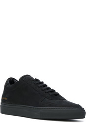 Sneakers basse nere di Common Projects