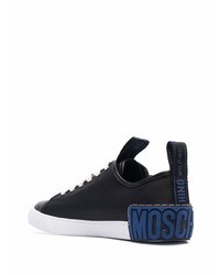 Sneakers basse nere di Moschino