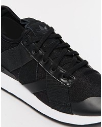 Sneakers basse nere di adidas