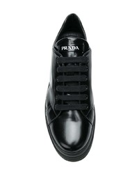 Sneakers basse nere di Prada