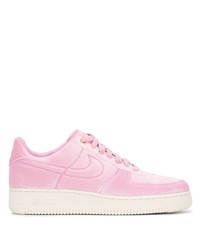 Sneakers basse rosa di Nike