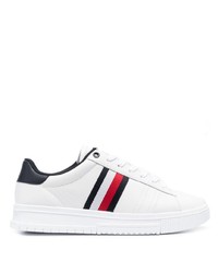Sneakers basse stampate bianche di Tommy Hilfiger