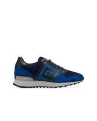 Sneakers basse stampate blu scuro di Versace Collection