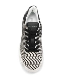 Sneakers basse stampate nere e bianche di Premiata