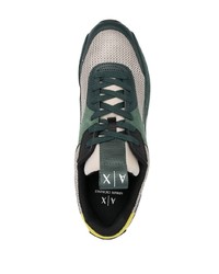 Sneakers basse stampate verde scuro di Armani Exchange
