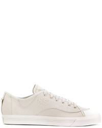 Sneakers bianche di Adidas By Raf Simons