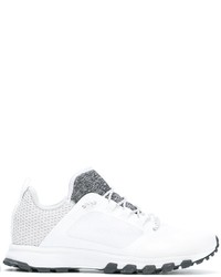 Sneakers bianche di adidas by Stella McCartney