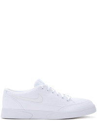 Sneakers bianche di Nike