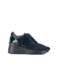 Sneakers con zeppa di tela blu scuro di Geox