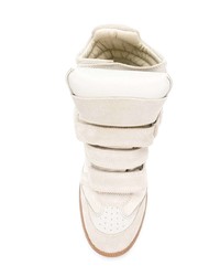 Sneakers con zeppa in pelle scamosciata beige di Isabel Marant