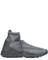 Sneakers grigio scuro di Nike