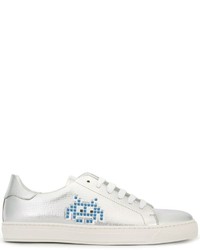 Sneakers in pelle argento di Anya Hindmarch