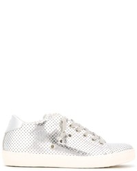 Sneakers in pelle argento di Leather Crown