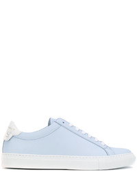 Sneakers in pelle azzurre di Givenchy