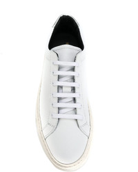Sneakers in pelle bianche di Common Projects