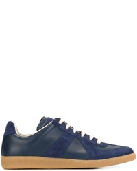 Sneakers in pelle blu scuro di Maison Margiela